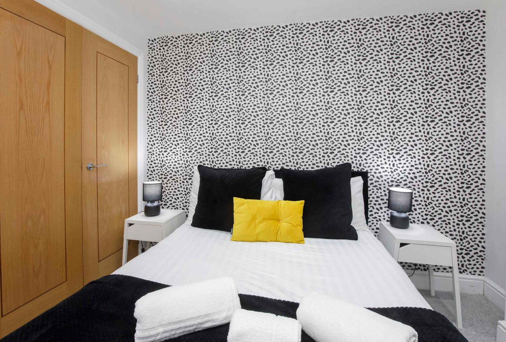 Apartamento 1 The Keyes- Stylish & Spacious With Free Parking